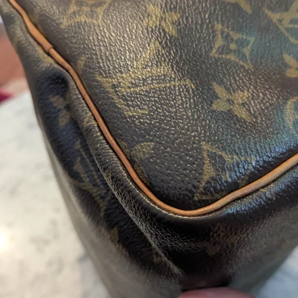 Louis Vuitton Monogram Canvas Speedy 30 - Picture 10 of 16